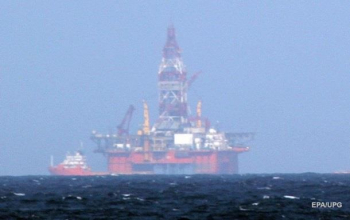 Нефть снова дешевеет: за день потеряла более 3%